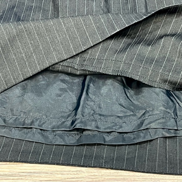 BCBG Maxazria Black Striped Short Pencil Skirt Ruffle Waist Size Small - Picture 5 of 16